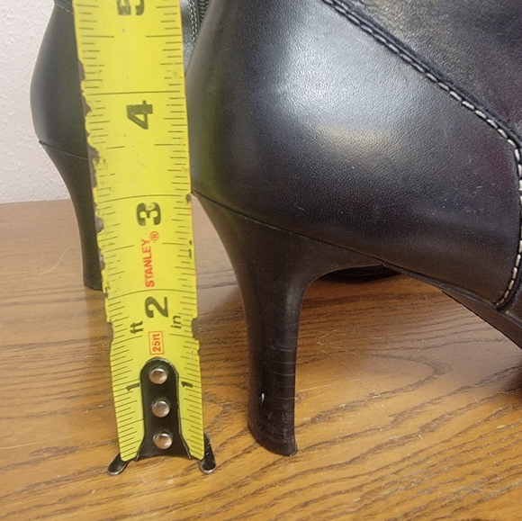 #15 Anne Klein AK Black Pointy-Toe Zip-Up Heeled Ankle Bootie 8.5M - Picture 11 of 14